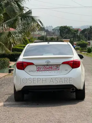 Toyota Corolla 2017 White