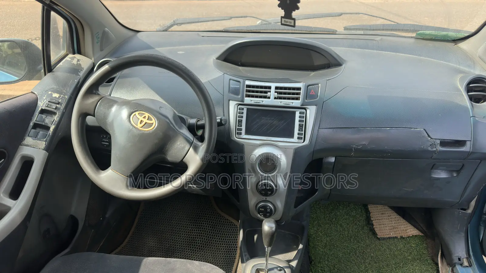Toyota Vitz 1.5 FWD 5dr 2010 Blue