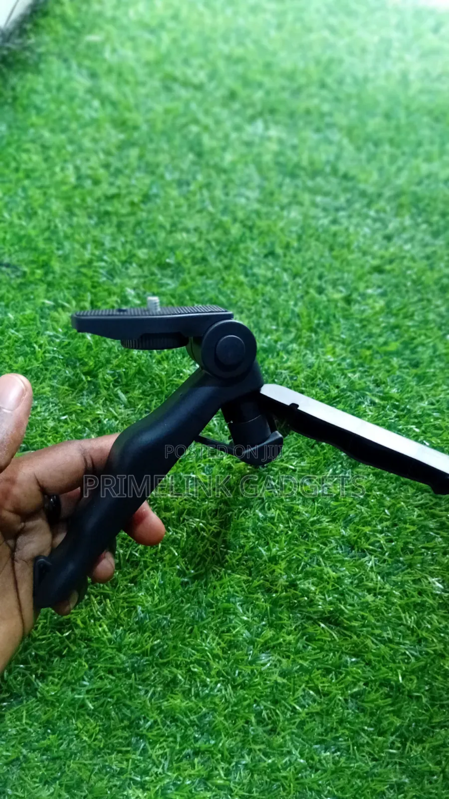 Handheld and Desktop Mini Tripod Stand for Phones
