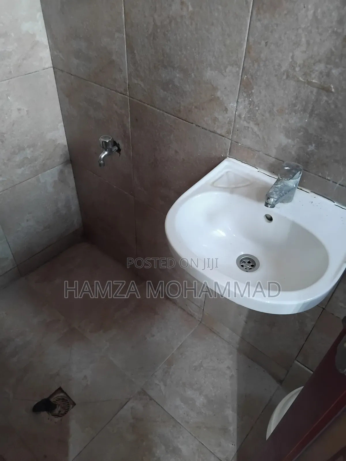 1bdrm Apartment in Hamza Estates, American House for rent