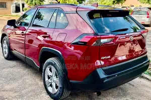 Toyota RAV4 XLE Premium FWD 2020 Red