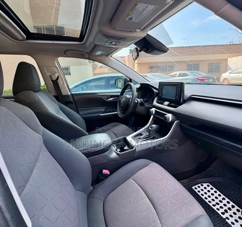 Toyota RAV4 XLE Premium FWD 2020 Red