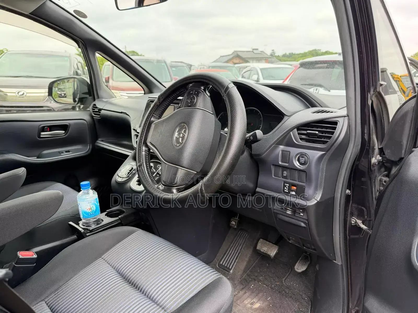 Toyota Voxy SV Premium 2014 Black