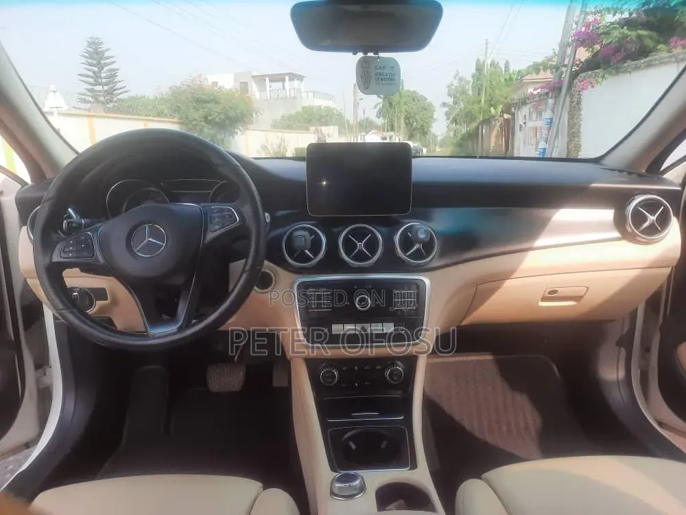 Mercedes-Benz GLA 250 2019 White