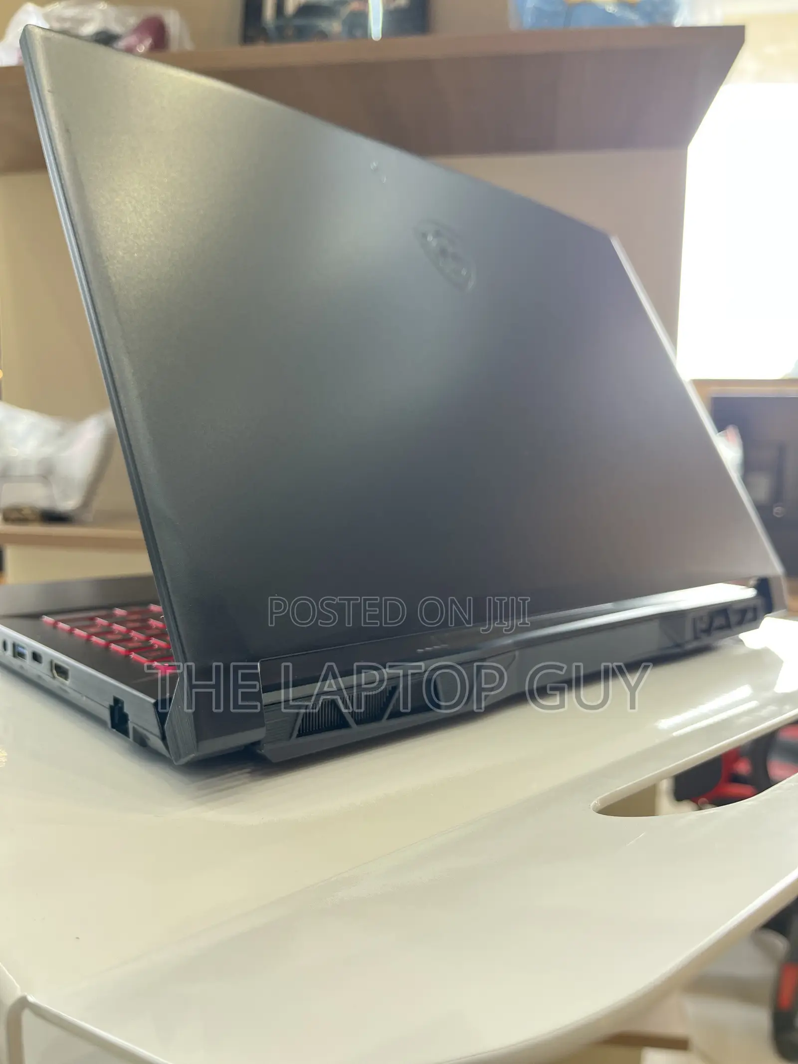 Laptop MSI Katana 15 16GB Intel Core i7 SSD 512GB