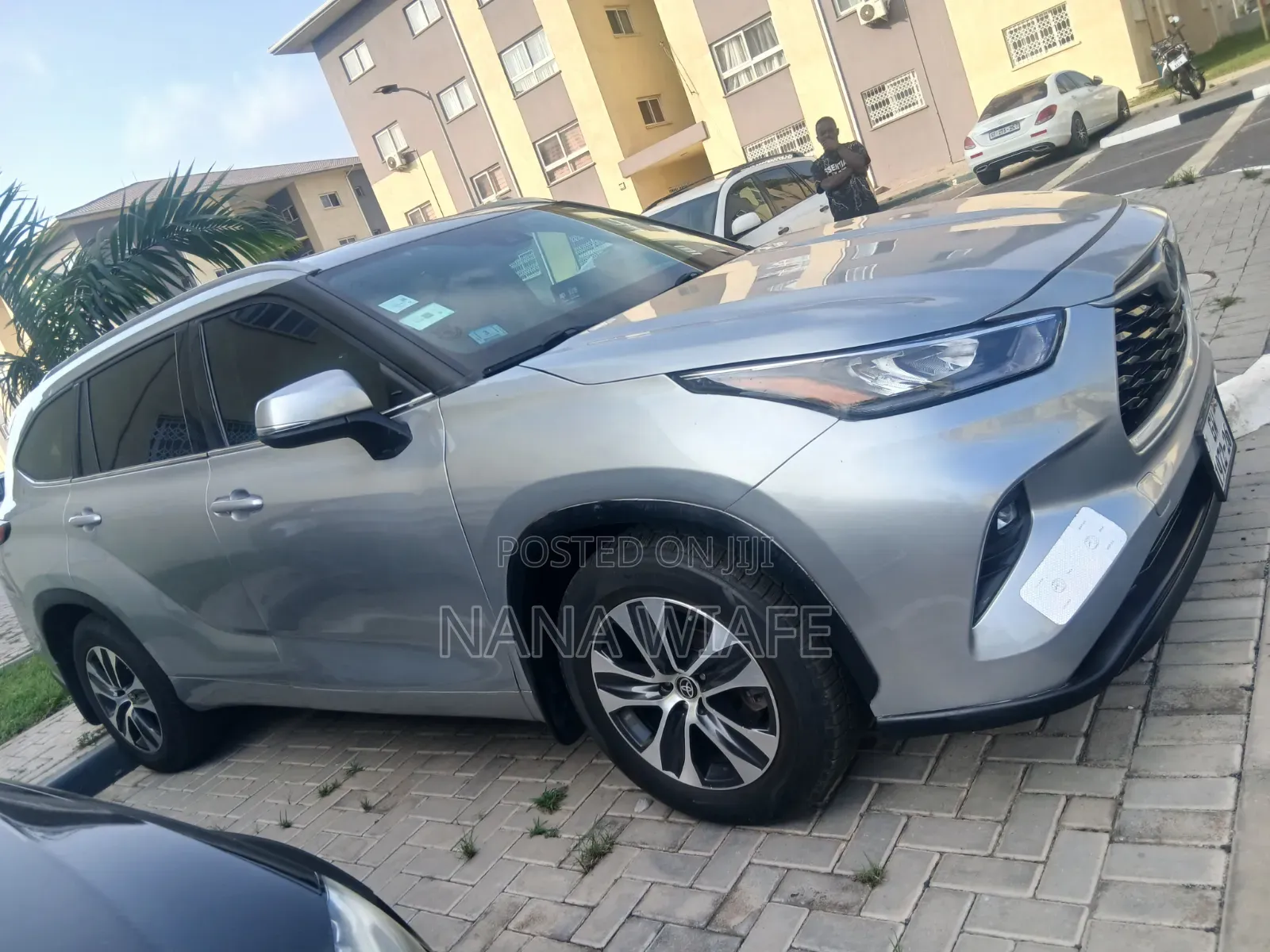 Toyota Highlander XLE 2022 Silver