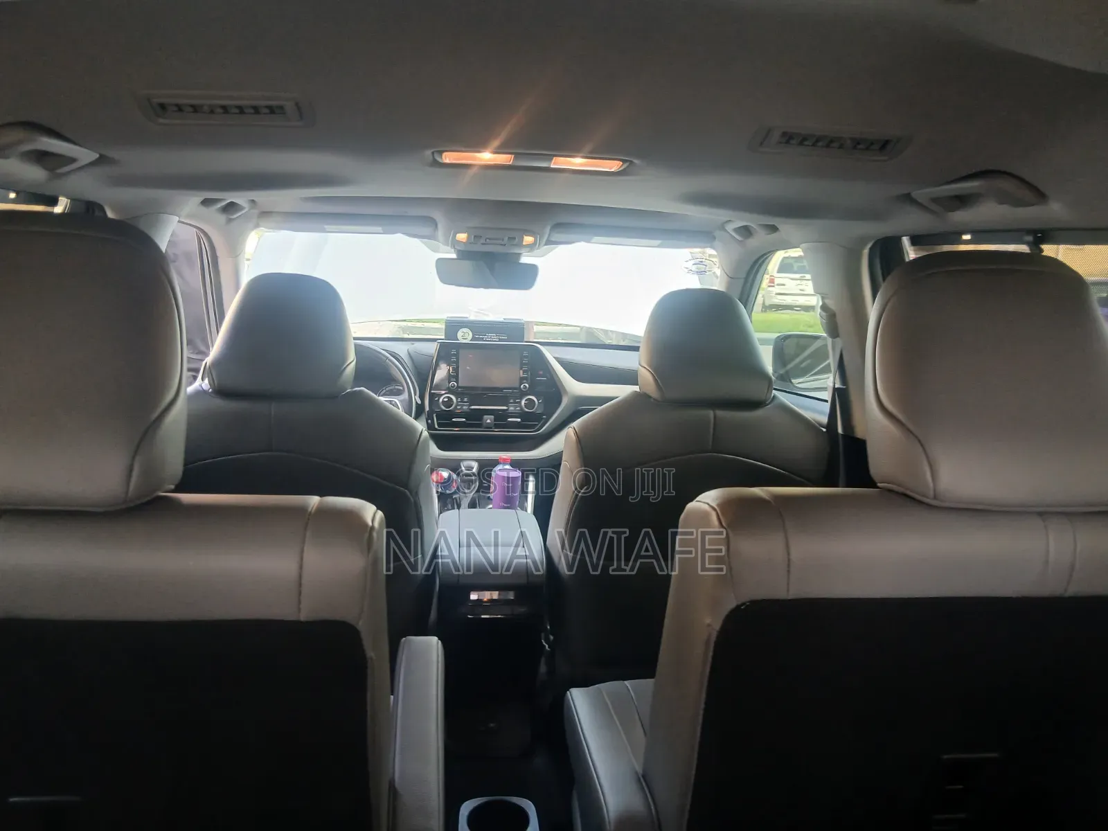 Toyota Highlander XLE 2022 Silver