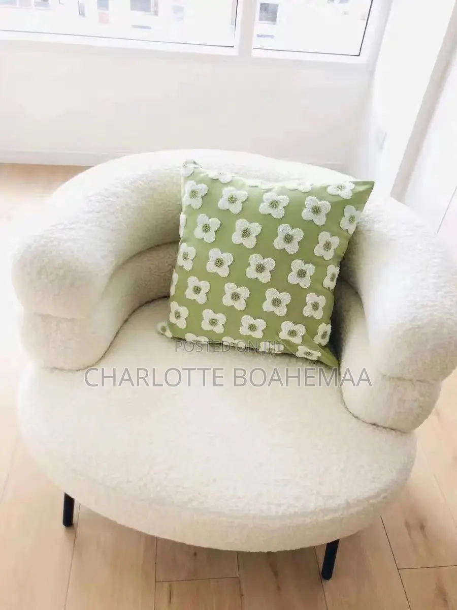 Bobo Vanity Chair