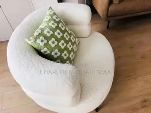 Bobo Vanity Chair