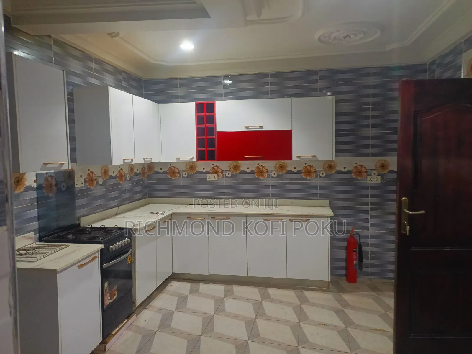 2bdrm Apartment in Kofis Realty, Baatsona Total for rent