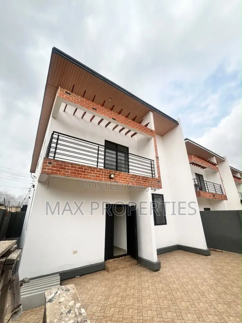 3bdrm House in Oyarifa for sale