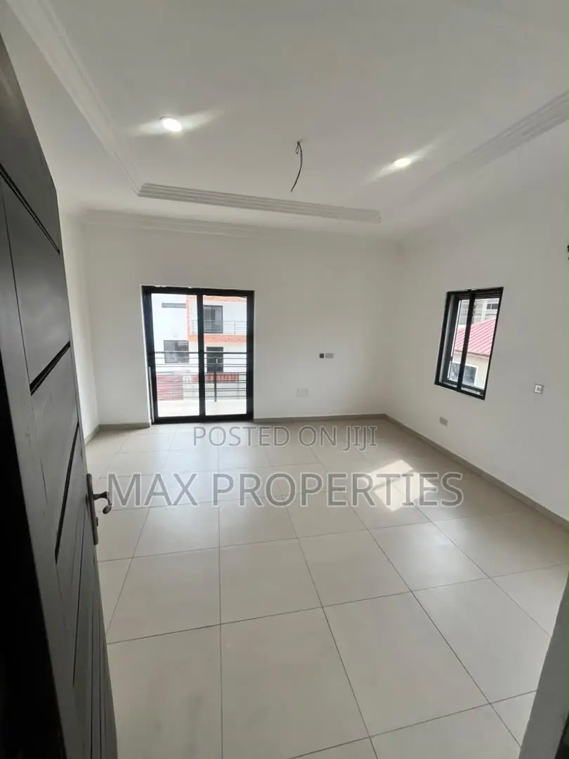 3bdrm House in Oyarifa for sale