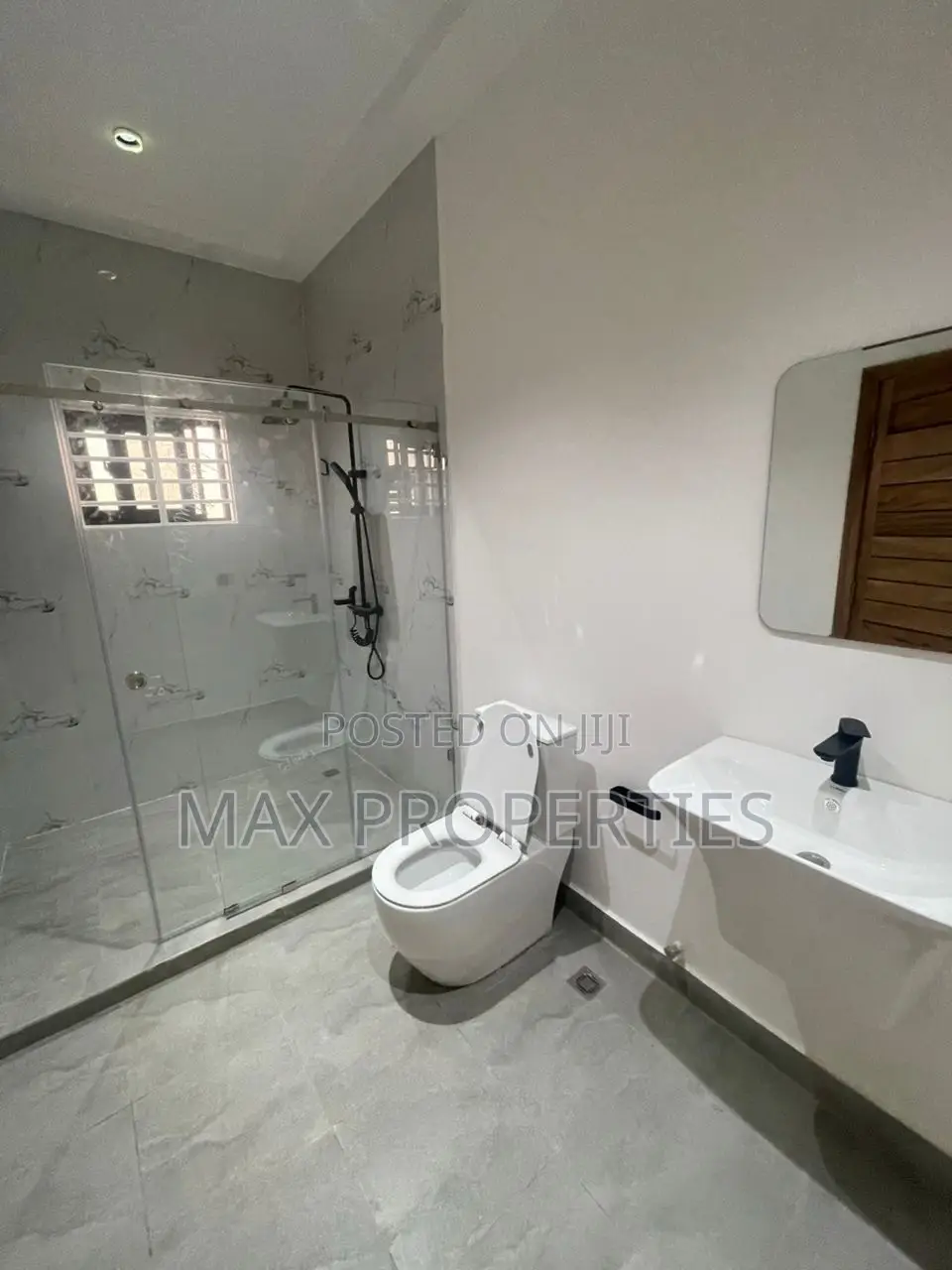 3bdrm House in Oyarifa for sale