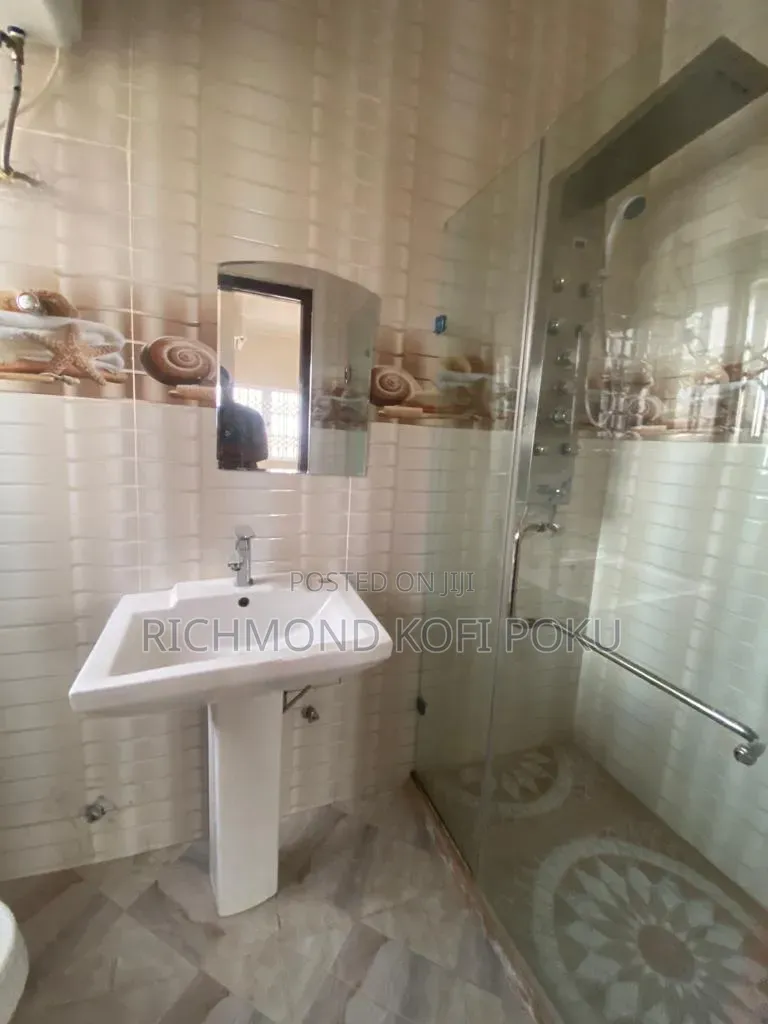 2bdrm Apartment in Kofis Realty, Baatsona Total for rent