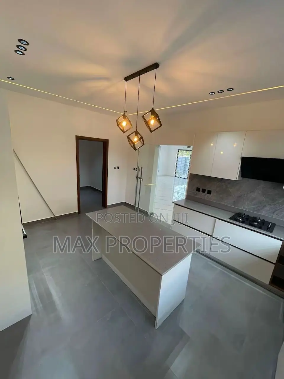 5bdrm House in Oyarifa for sale