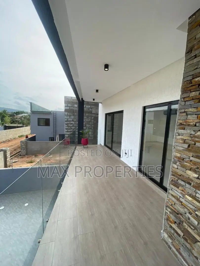 5bdrm House in Oyarifa for sale