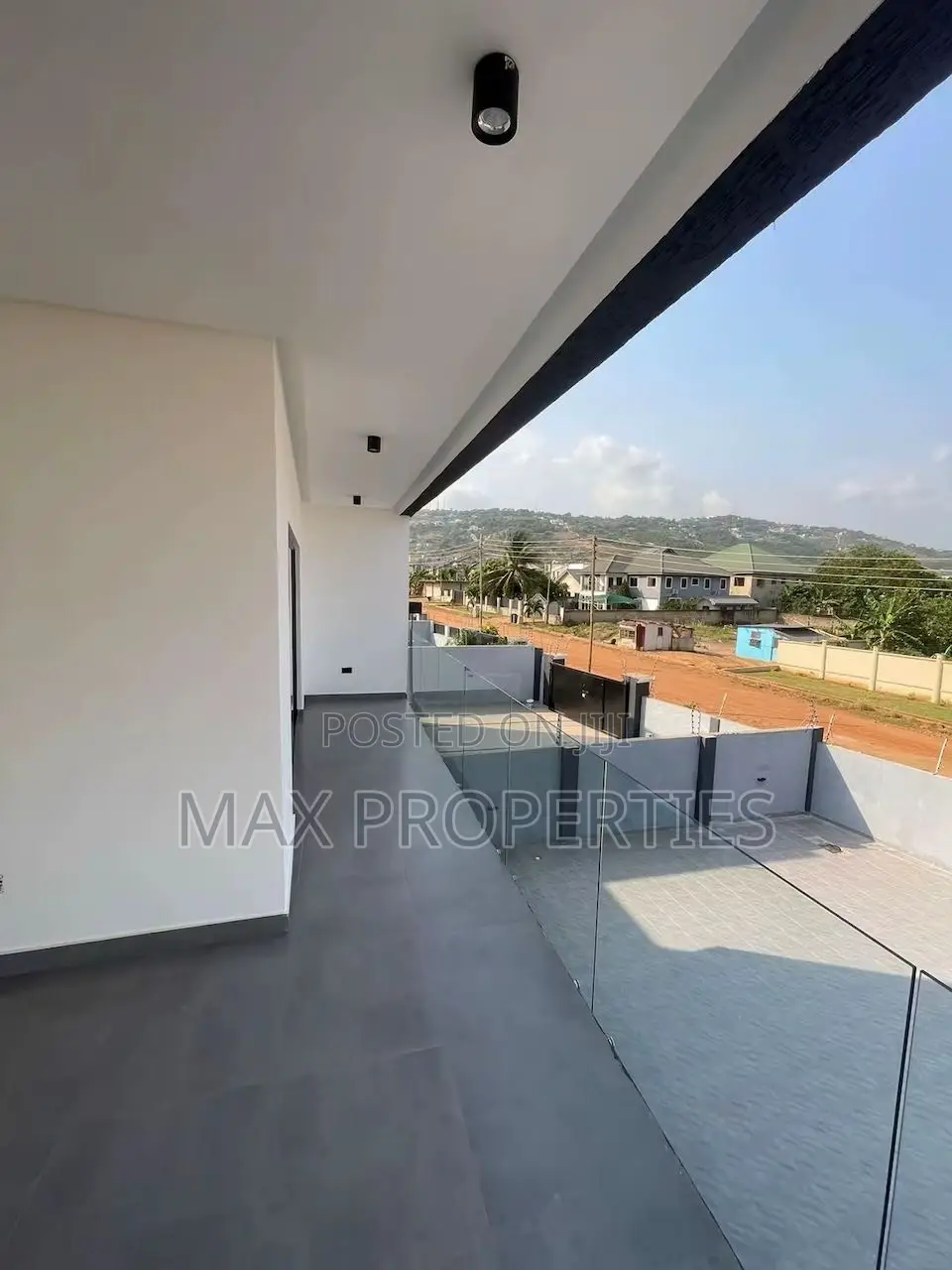 5bdrm House in Oyarifa for sale