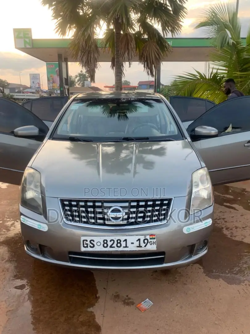 Nissan Sentra 2010 Silver