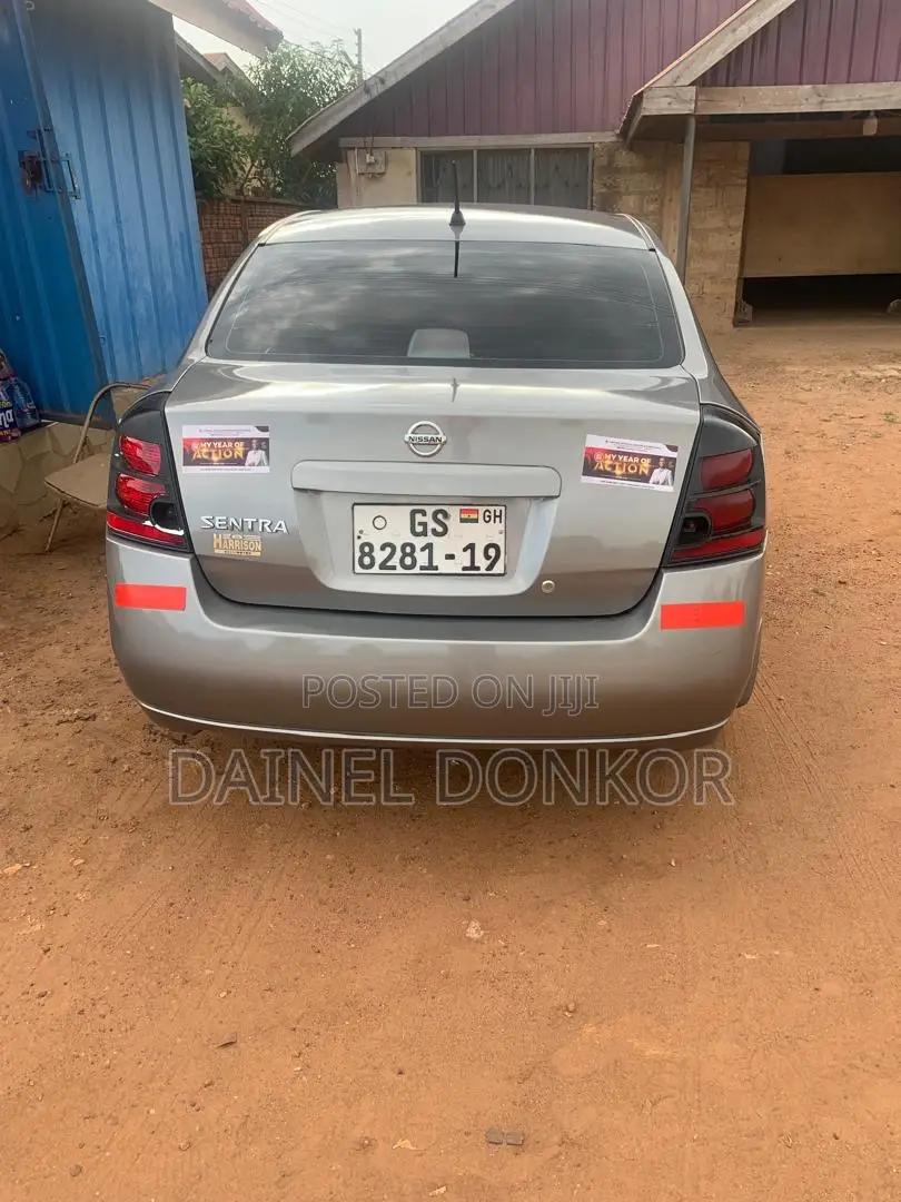 Nissan Sentra 2010 Silver
