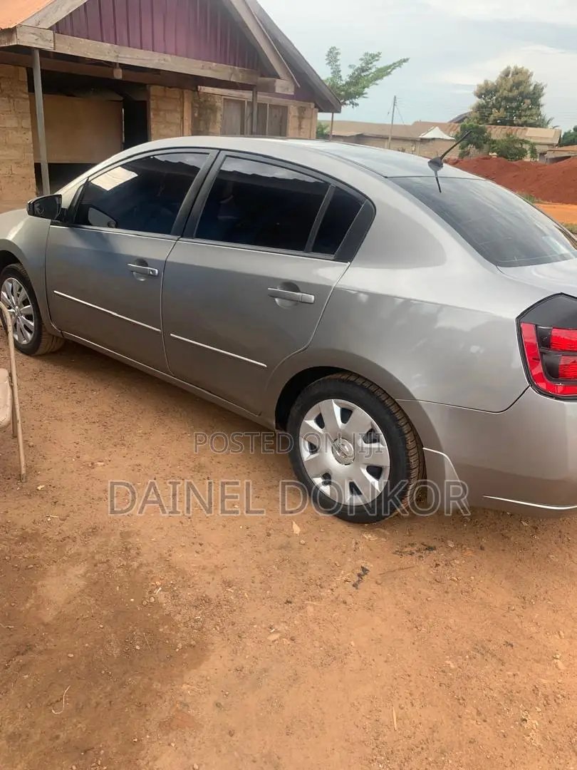 Nissan Sentra 2010 Silver