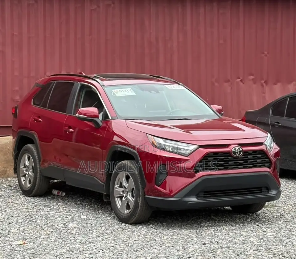 Toyota RAV4 XLE AWD 2024 Red