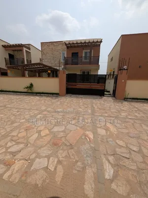 3bdrm Duplex in Felmic Real Estate, Mile 7 for rent