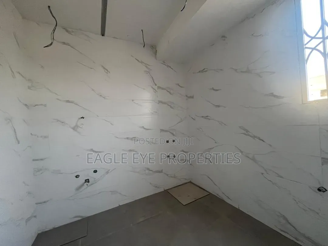 4bdrm House in Ogbojo East Legon for sale