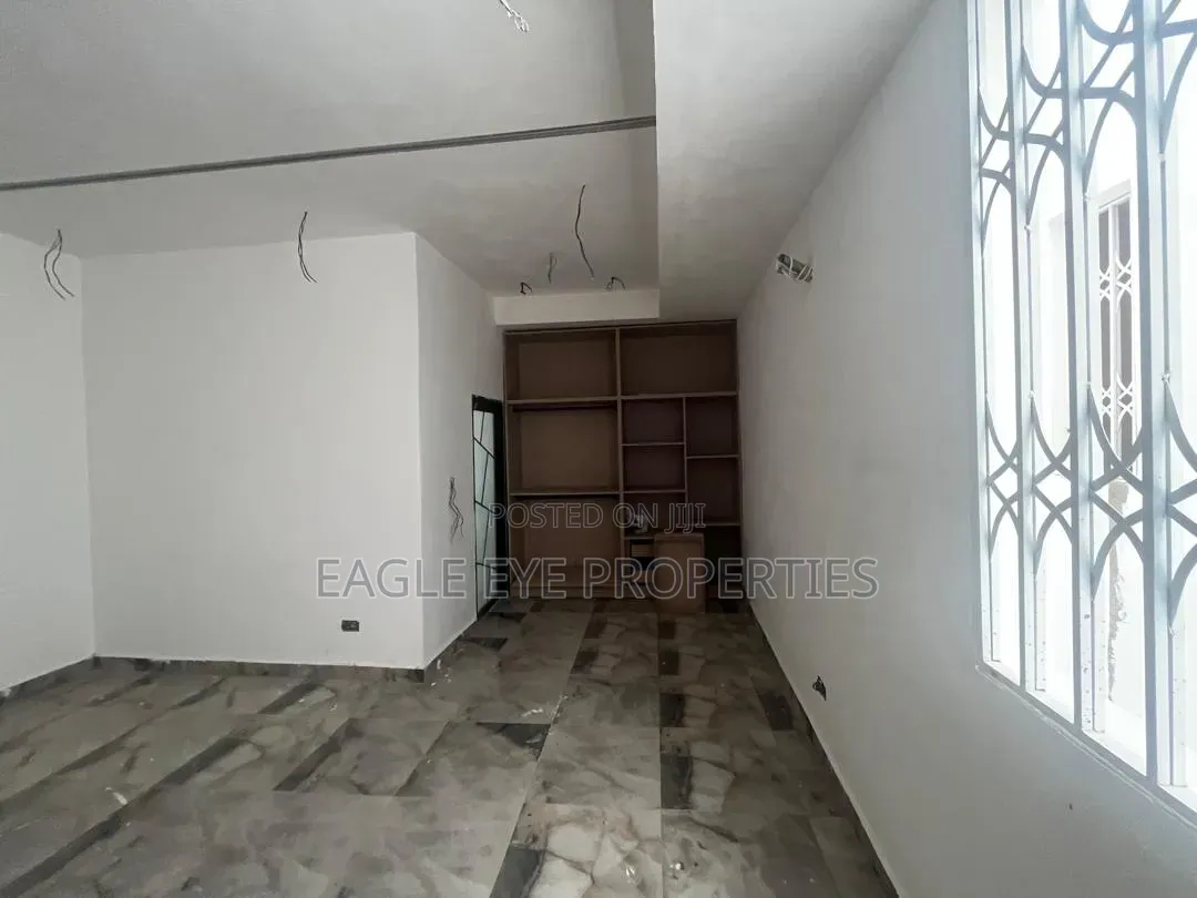 4bdrm House in Ogbojo East Legon for sale