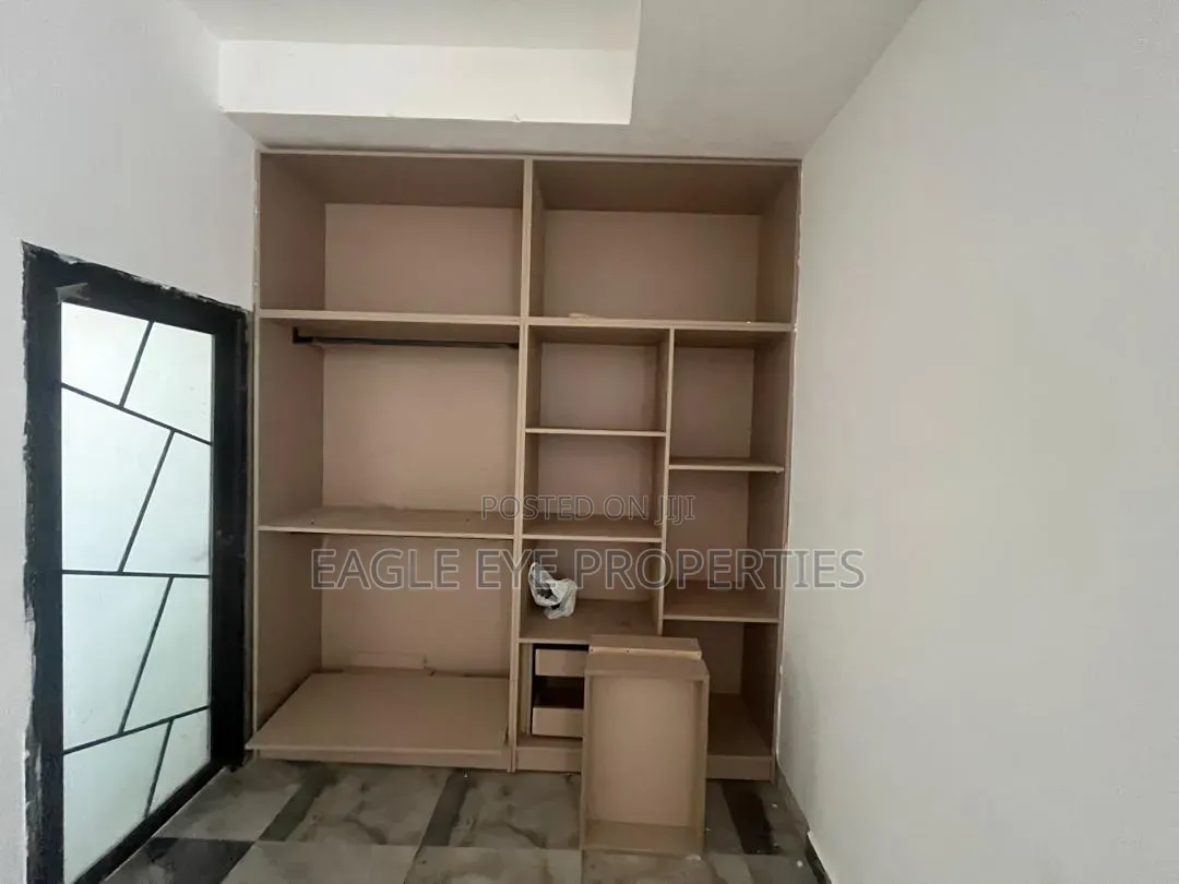4bdrm House in Ogbojo East Legon for sale