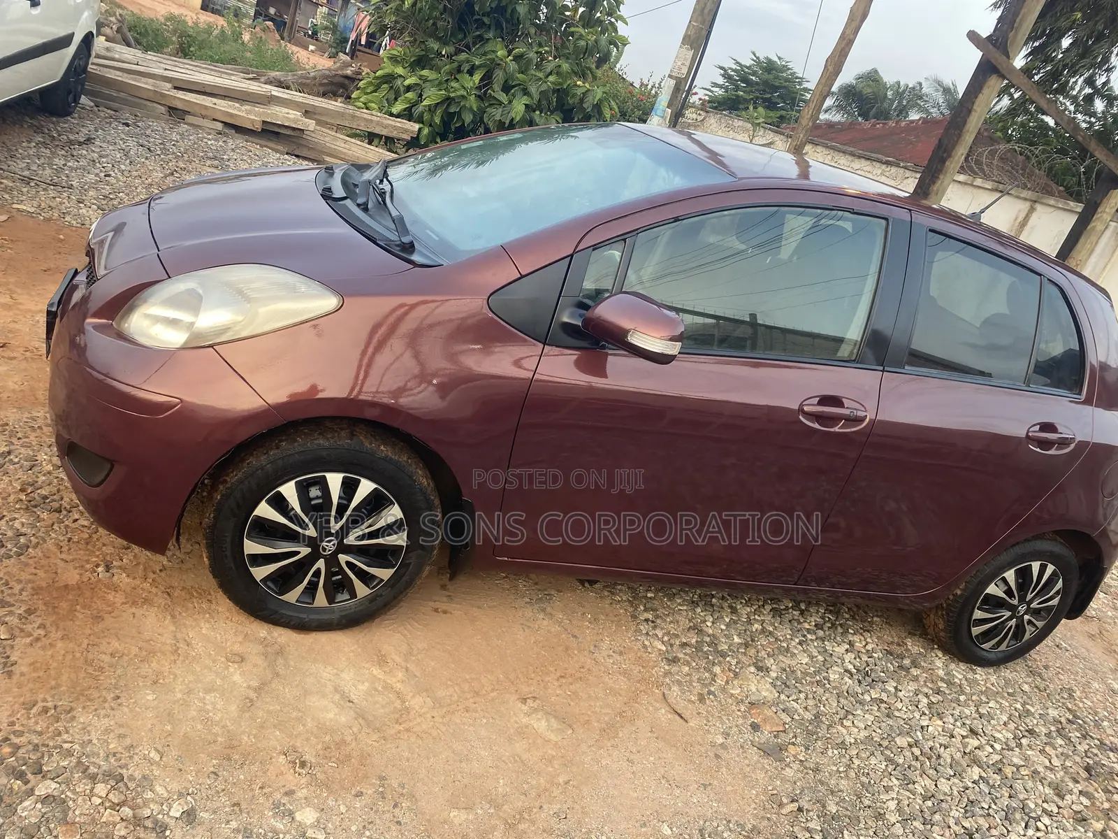 Toyota Vitz 2010 Brown