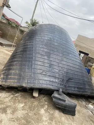 Broken Polytank Rambo 2500 Water Tank