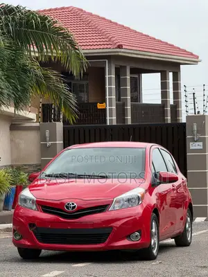 Toyota Yaris LE Hatchback 3dr 2014 Red