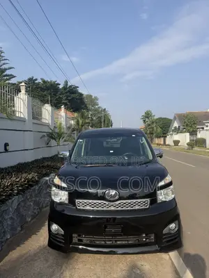 Toyota Voxy X 2WD 7-Seater 2012 Black