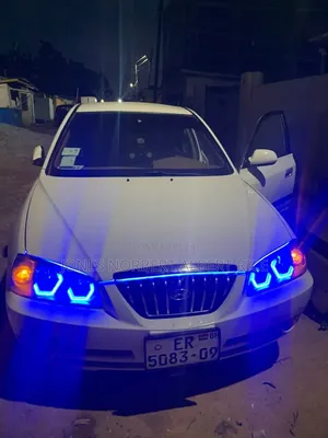 Hyundai Elantra GT 2002 White