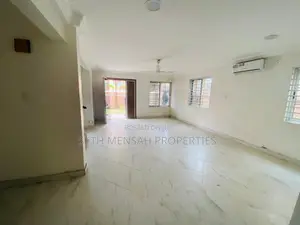 3bdrm Duplex in 4 Bedroom House, School Area for rent