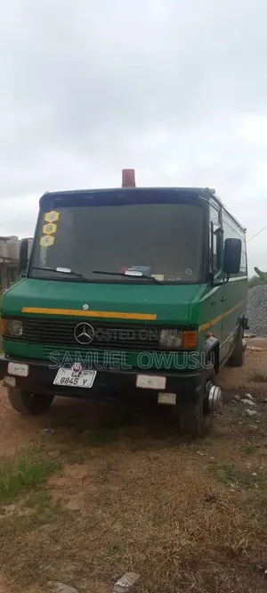 Mercedes-Benz T2 2003 Green
