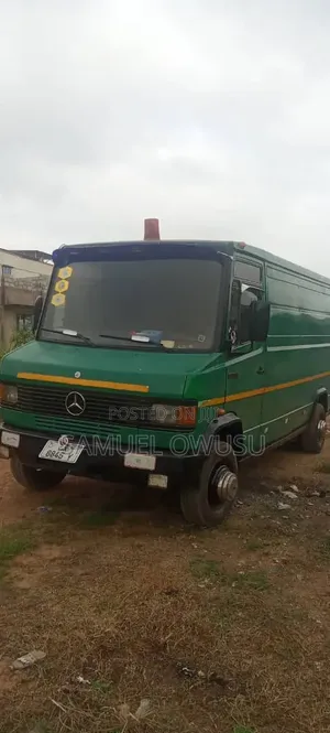 Mercedes-Benz T2 2003 Green