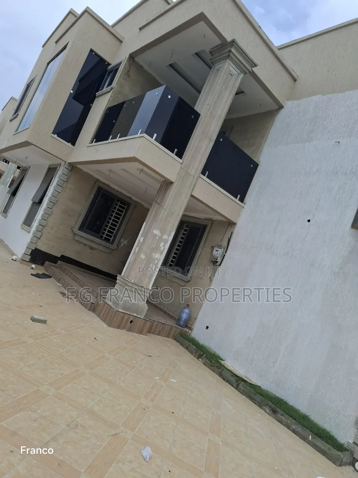 3bdrm House in Kg Franco Properties, Baatsona Total for sale