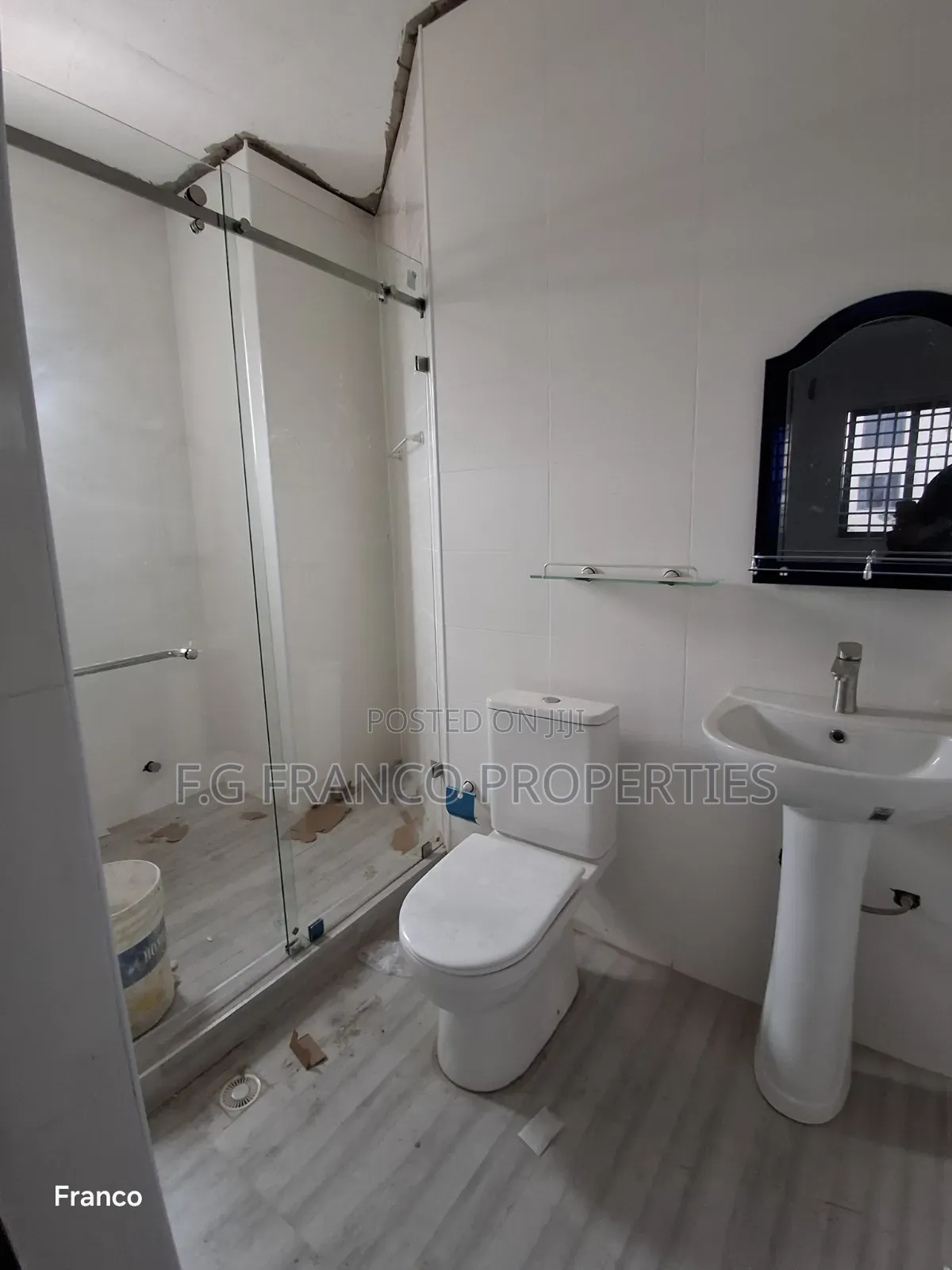 3bdrm House in Kg Franco Properties, Baatsona Total for sale