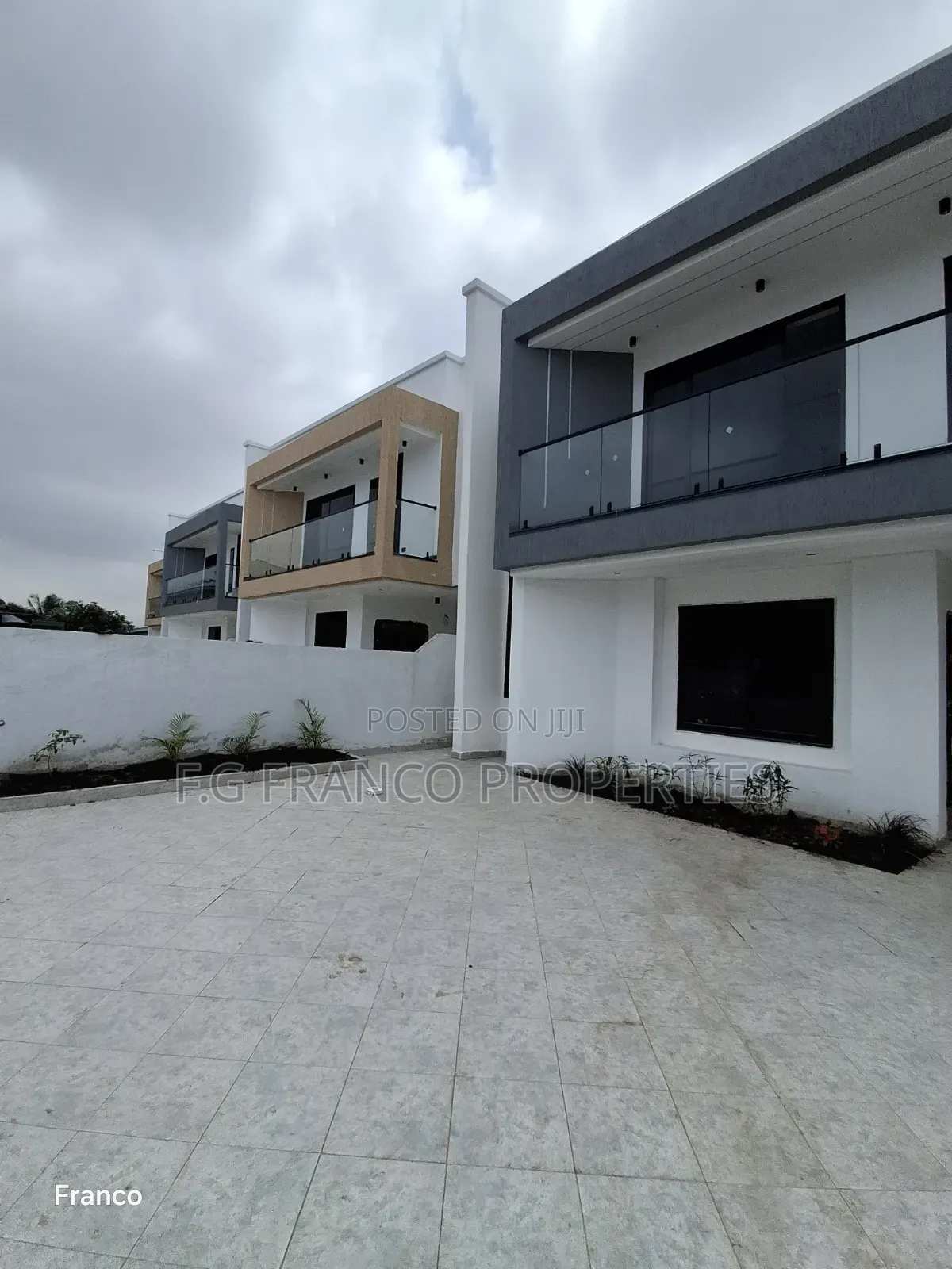 3bdrm House in Kg Franco Properties, Baatsona Total for sale