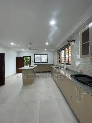 3bdrm House in Ashaley Botwe for sale