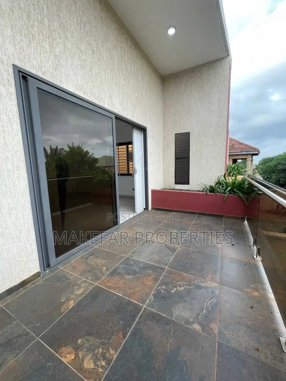 3bdrm House in Ashaley Botwe for sale