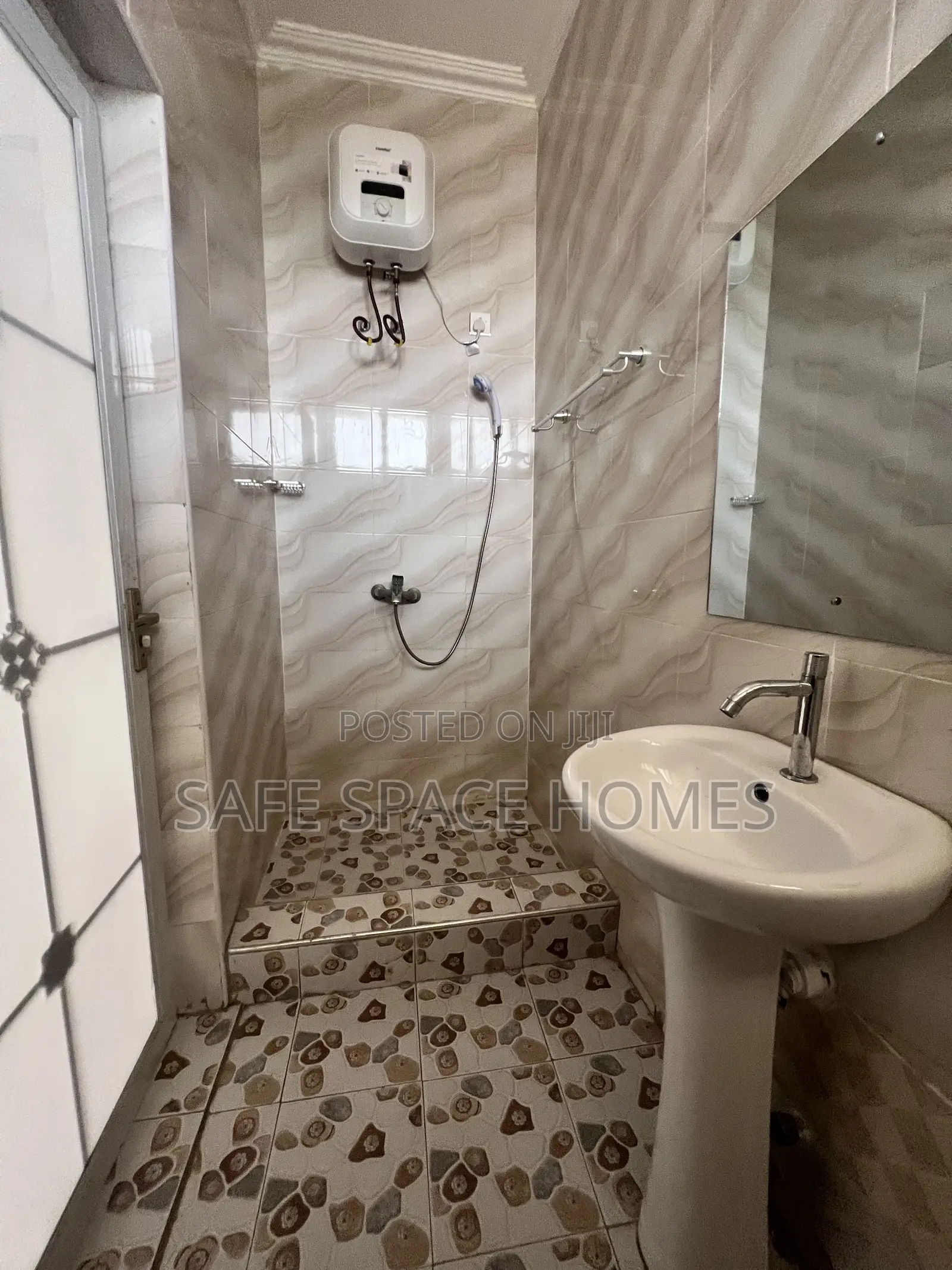 2bdrm Apartment in Burma Camp for rent