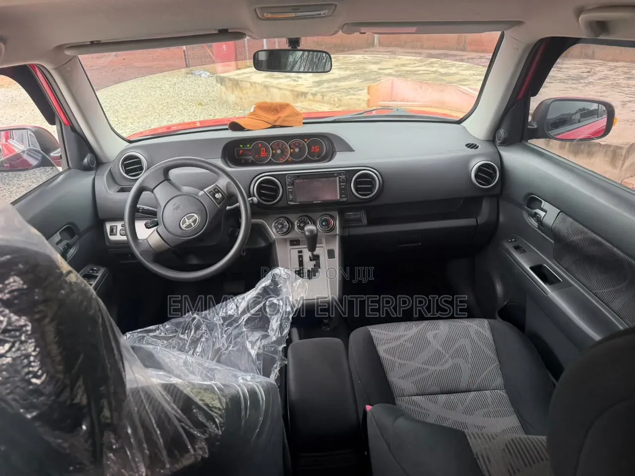 Toyota bB 2015 Red