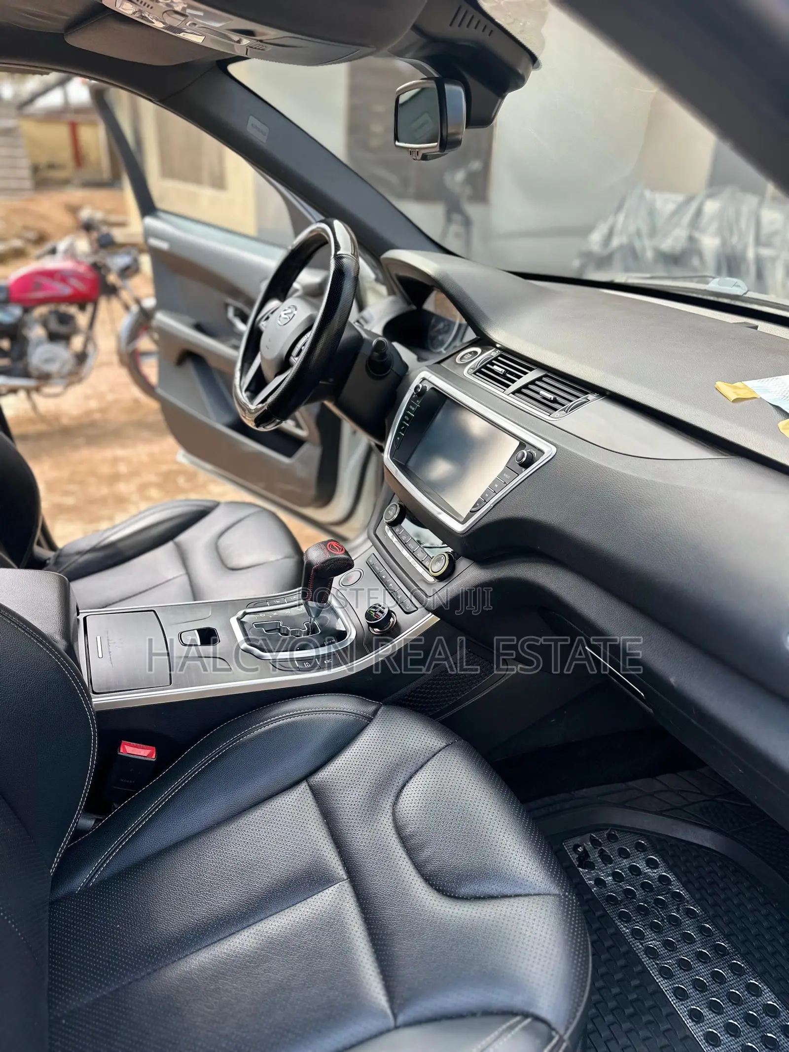 Car 2016 White
