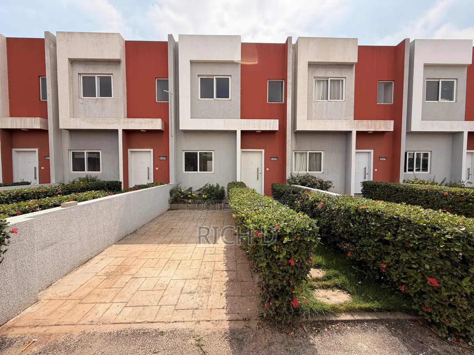 2bdrm Townhouse / Terrace in The Greens Estate, Community 25 for rent