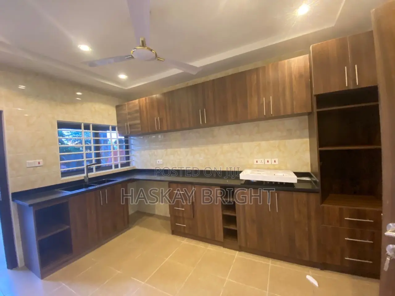 3bdrm House in Ablekuma for sale