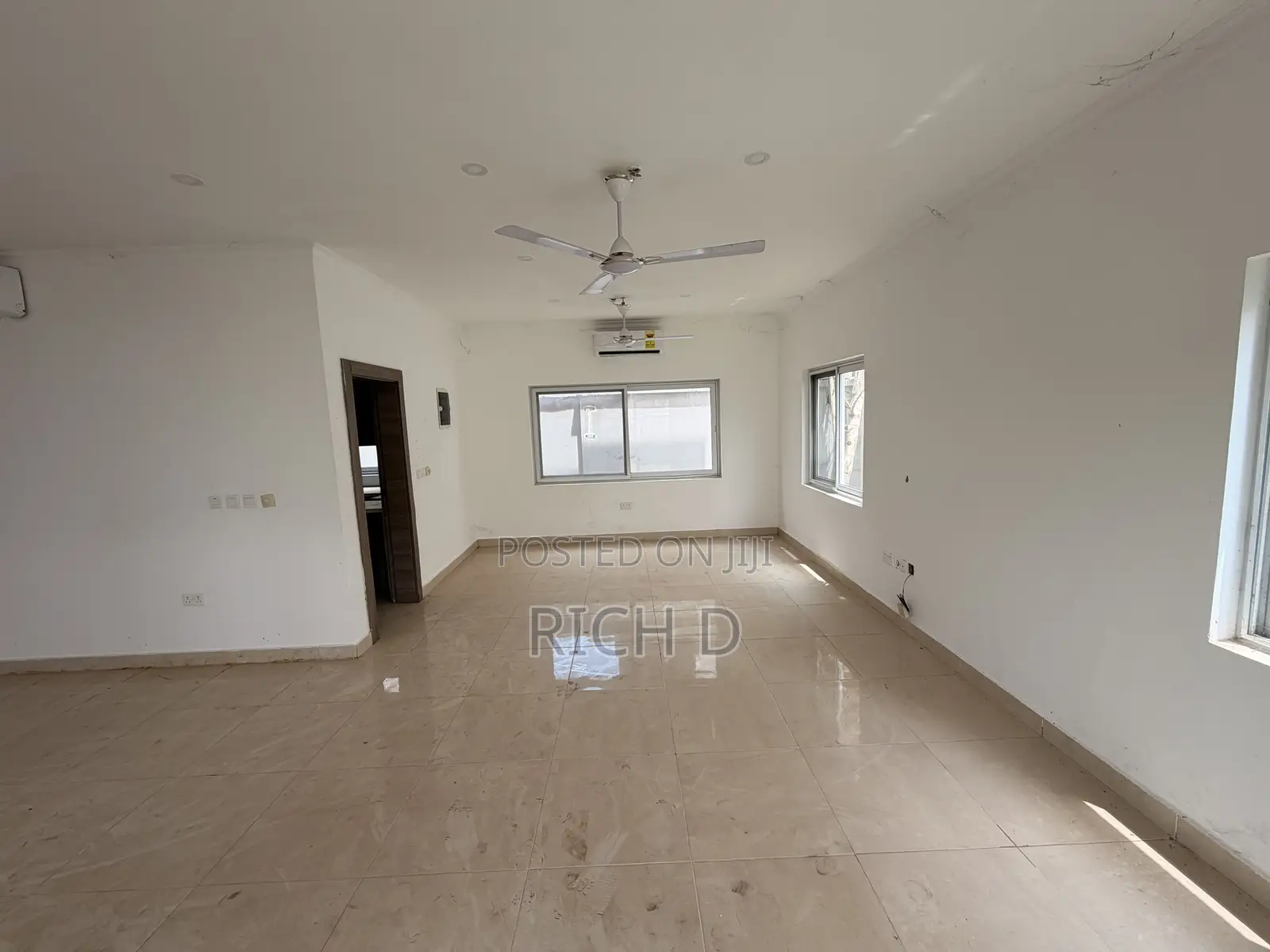 5bdrm House in The Greens Estate, Community 25 for rent
