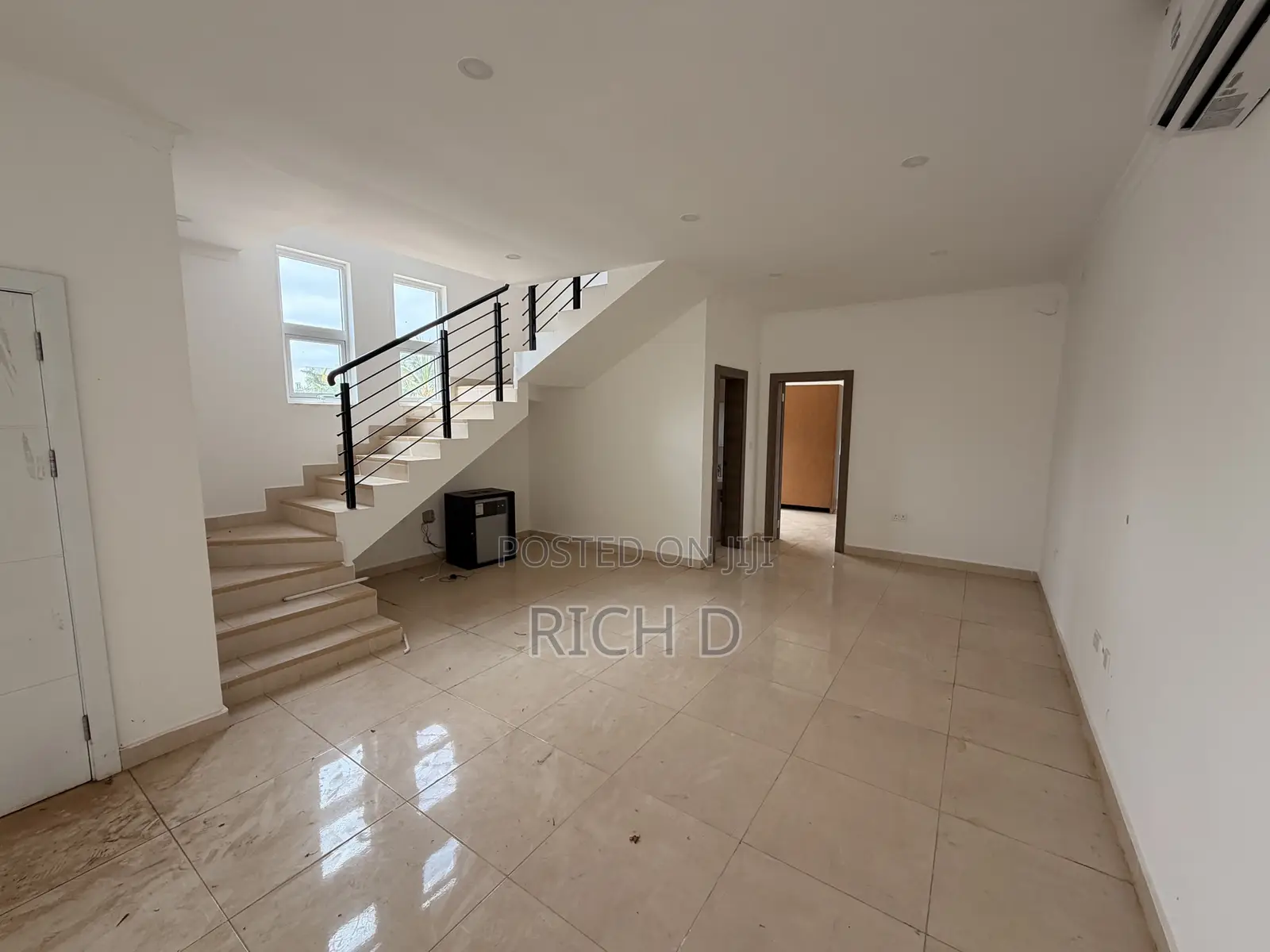 5bdrm House in The Greens Estate, Community 25 for rent