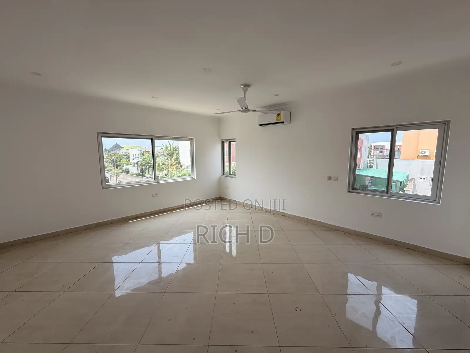 5bdrm House in The Greens Estate, Community 25 for rent